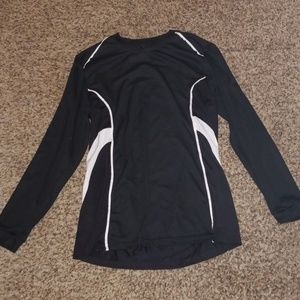 Long sleeved work out undershirt